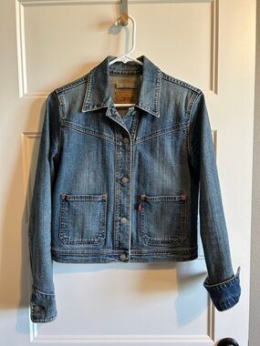 Levi's Medium Blue Denim Jacket - Women's